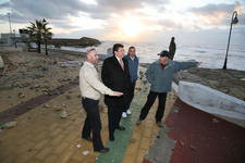 EL TEMPORAL AZOTA A LAS PLAYAS DE ROTA DESPOJÁNDOLAS DE SU ARENA Y PROVOCANDO IMPORTANTES DESTROZOS