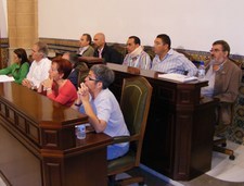 EL PLENO APRUEBA LA REALIZACION DE UN CONVENIO CON EL MINISTERIO DE HACIENDA PARA REGULAR EL PAGO DEL IBI DE LA BASE NAVAL