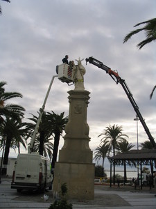 TRAS SU RESTAURACIÓN, LA IMAGEN DEL SAGRADO CORAZÓN DE JESÚS PRESIDE DE NUEVO LA PLAZA PÍO XII 