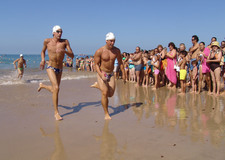 LA GRAN TRAVESIA A NADO DE AGOSTO FUE PARA EL JOVEN ALEJANDRO NIMO GAZTELU