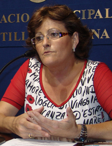 LA DELEGADA DE EDUCACIÓN ENTREGA LAS AGENDAS ESCOLARES EN LOS CENTROS EDUCATIVOS DE LA LOCALIDAD