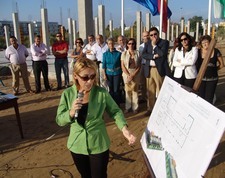 EL ALCALDE PARTICIPA EN LA COLOCACIÓN DE LA PRIMERA PIEDRA DE LA NUEVA GUARDERÍA PETER PAN