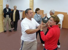 EL DELEGADO DE SERVICIOS SOCIALES INICIA UNA RONDA DE VISITAS A LOS TALLERES QUE LA DELEGACIÓN OFRECE A LOS MAYORES 