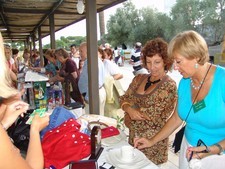 LA DELEGACIÓN DE COSTA BALLENA COLABORÓ CON EL MERCADILLO BENÉFICO PRO PARROQUIA COSTA BALLENA