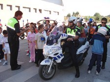 ESCOLARES DE ROTA PARTICIPARON EN LAS JORNADAS DE PUERTAS ABIERTAS DE LA POLICÍA LOCAL