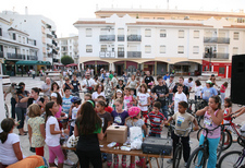 LA MARCHA EN VEHÍCULO NO CONTAMINANTE CONGREGÓ A UN CENTENAR DE CIUDADANOS