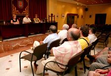 MEDIO AMBIENTE Y TURISMO CONTACTA CON EMPRESARIOS LOCALES PARA AMPLIAR LA OFERTA TURÍSTICA CON RUTAS EN COCHE DE CABALLOS  