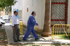 SERVICIOS MUNICIPALES MEJORA EL ACERADO DE LA ZONA DE LOS JUZGADOS