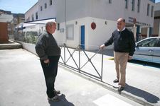 SERVICIOS MUNICIPALES MEJORA EL PASO DE PEATONES JUNTO A LA ZONA DE CARGA Y DESCARGA DEL MERCADO DE ABASTOS NORTE  