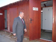 EL AYUNTAMIENTO COLOCA ASEOS PÚBLICOS EN LA EXPLANADA DEL MERCADILLO DE LOS MIÉRCOLES   