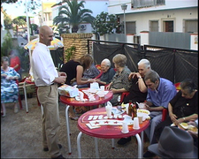 LA RESIDENCIA MUNICIPAL DE ANCIANOS CELEBRA UNA BARBACOA