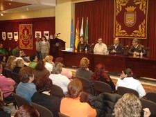 JESÚS CORRALES ENTREGA LOS DIPLOMAS A LAS 315 PARTICIPANTES DEL CURSO DE OPERARIOS DE MEDIO AMBIENTE PARA LA TEMPORADA 2008