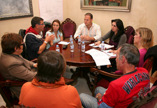 FIESTAS Y LA PEÑA LA MEDIA LUNA COMIENZAN A TRABAJAR EN EL PROXIMO CARNAVAL DE ROTA