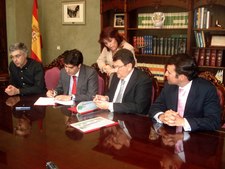 EL ALCALDE FIRMA UN CONVENIO PARA PRODUCIR ENERGÍA SOLAR DESDE EL VIVERO DE EMPRESAS