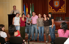 LOS DELEGADOS DE DEPORTES Y DE IGUALDAD ENTREGARON LOS PREMIOS DE LA I LIGA DE VERANO DE FÚTBOL SALA FEMENINA     