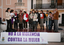 ROTEÑOS Y ROTEÑAS SE MANIFESTARON POR LAS CALLES DE LA CIUDAD PARA DECIR “NO A LA VIOLENCIA CONTRA LA MUJER” 