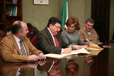 EL AYUNTAMIENTO ESTRECHA SU COLABORACIÓN CON LA ASOCIACIÓN PROTECTORA DE ANIMALES “SIEMPRE CONTIGO” 