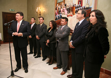 EL ALCALDE RECIBIÓ A LAS PERSONAS QUE ENCARNARÁN ESTA NAVIDAD A LOS REYES MAGOS, EL CARTERO Y LA ESTRELLA DE LA ILUSIÓN