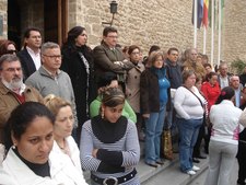 LA CIUDAD EXPRESA SU REPULSA ANTE EL ATENTADO TERRORISTA DEL PASADO VIERNES CON UNA CONCENTRACIÓN SILENCIOSA 