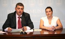 EL DELEGADO DE MEDIO AMBIENTE AGRADECE LA COLABORACIÓN DE LAS CASETAS EN LA RECOGIDA SELECTIVA DE VIDRIO Y ACEITE EN ESTA FERIA 