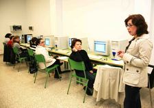 UNAS QUINCE MUJERES PARTICIPAN ESTA SEMANA EN UN NUEVO CURSO DE INFORMÁTICA IMPULSADO POR LA DELEGACIÓN DE IGUALDAD    