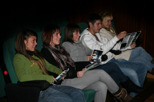 LA DELEGADA DE CULTURA VISITÓ LA MUESTRA ITINERANTE DE CORTOS QUE SE CELEBRA EN LA CASA DE LA CULTURA Y JUVENTUD 