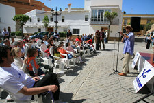 PEQUEÑOS Y MAYORES DISFRUTARON ESTE SÁBADO DEL ESPECTÁCULO DE CUENTACUENTOS “CUENTAMELO” 