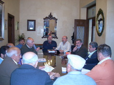 EL AYUNTAMIENTO SE REUNE CON CAZADORES Y AGRICULTORES PARA ESTUDIAR FUTUROS CAUCES DE COLABORACIÓN  