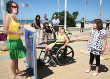 EL DELEGADO DE SERVICIOS SOCIALES VISITÓ EL AUTOBÚS “LA CAPACIDAD EN MARCHA”