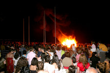 LA CIUDAD SE VOLCÓ CON LA QUEMA DEL JUANILLO QUE FIESTAS ORGANIZÓ EN LA PLAYA DE LA COSTILLA