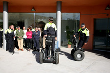 LA POLICÍA LOCAL CUENTA CON UNA DOTACIÓN DE SEGWAYS PARA PATRULLAR POR LAS PLAYAS Y CALLES ESTRECHAS DE LA LOCALIDAD 