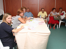 LA DELEGADA DE IGUALDAD COORDINA CON LOS MONITORES EL DESARROLLO DE LAS AULAS ABIERTAS Y TALLERES 2009/10