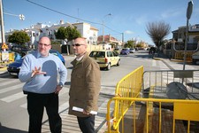 SERVICIOS MUNICIPALES INSTALA SEMAFOROS EN EL CRUCE ENTRE LAS AVENIDAS PRINCIPES DE ESPAÑA E INFANTA ELENA