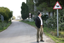 AGRICULTURA Y SERVICIOS MUNICIPALES COLOCAN SEÑALIZACIÓN DE TRÁFICO EN EL BERCIAL