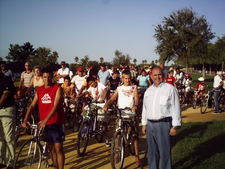 EL DÍA DEL PEQUE, EL DE LA BICICLETA Y LA ACTUACIÓN DEL GRUPO TEATRAL KOMOKOMPARGO MARCARON EL FIN DE SEMANA EN COSTA BALLENA