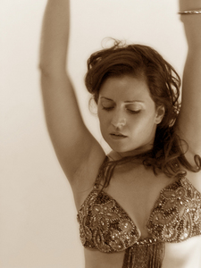 ORIENTE Y AL ÁNDALUS SE FUNDEN MAÑANA EN EL TEATRO MUNICIPAL CON EL ESPECTÁCULO ‘YALABA’ DE LA COMPAÑÍA ÁLIKA DANZA ORIENTAL