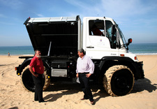 LA DELEGACIÓN DE PLAYAS MEJORA SU CAPACIDAD DE ACTUACIÓN EN EL LITORAL CON UN NUEVO VEHÍCULO MULTIUSOS  